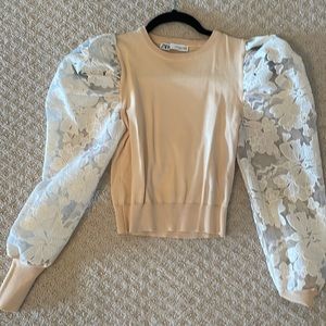 Never worn no tags Zara top
